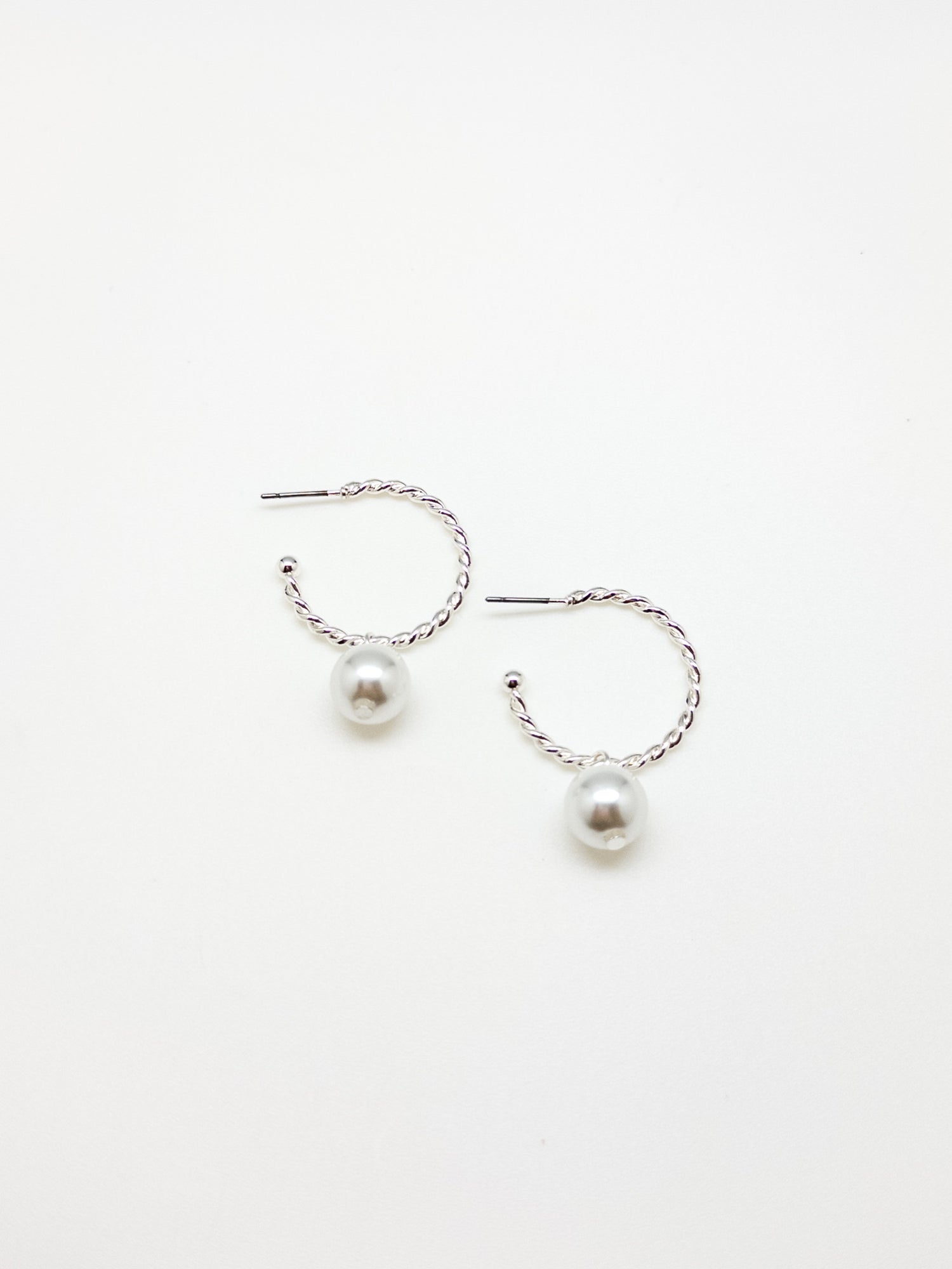 Astrid Pearl Dangly Earrings in Silver