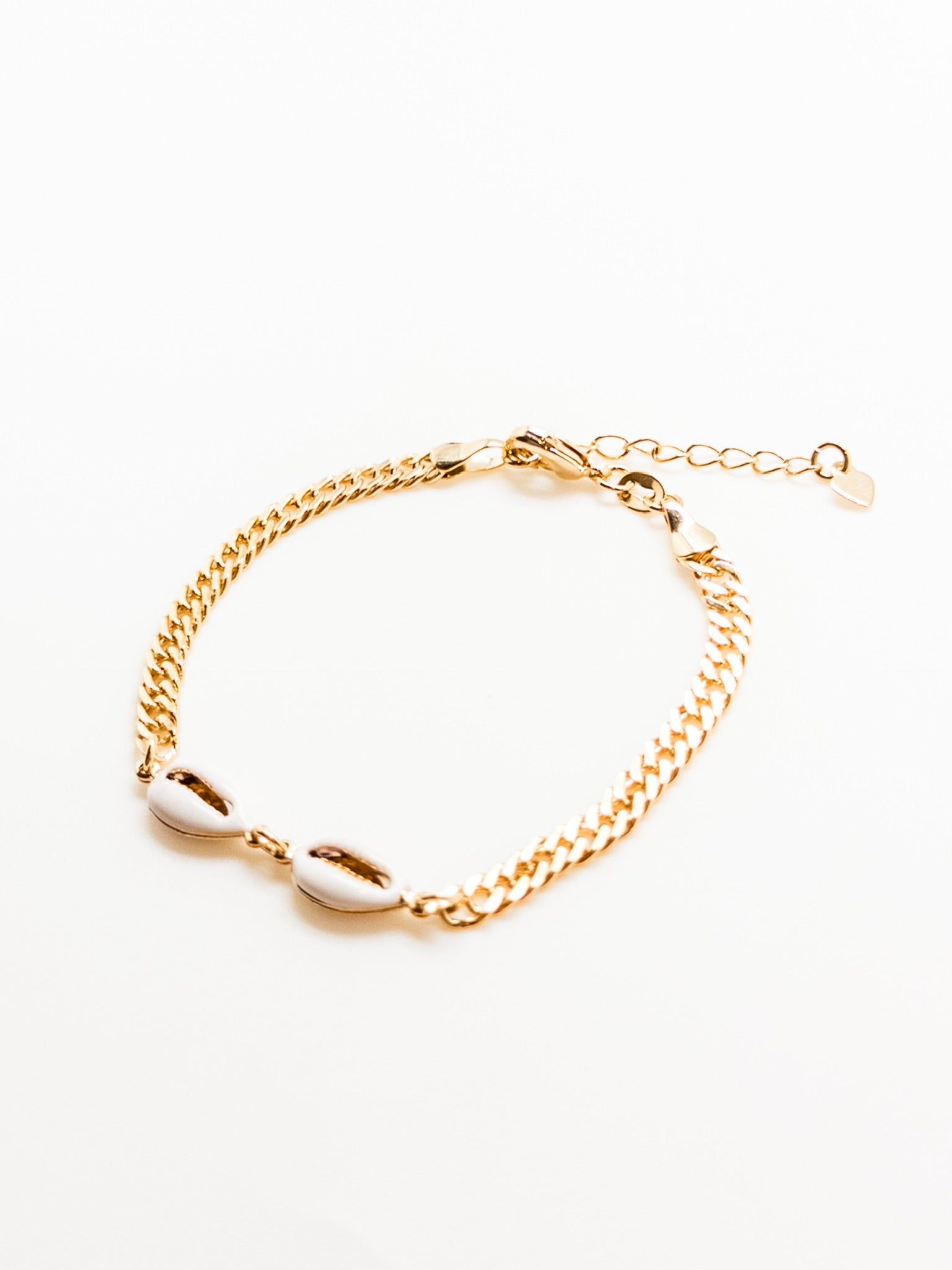 Alana Cowrie Shell Bracelet in gold