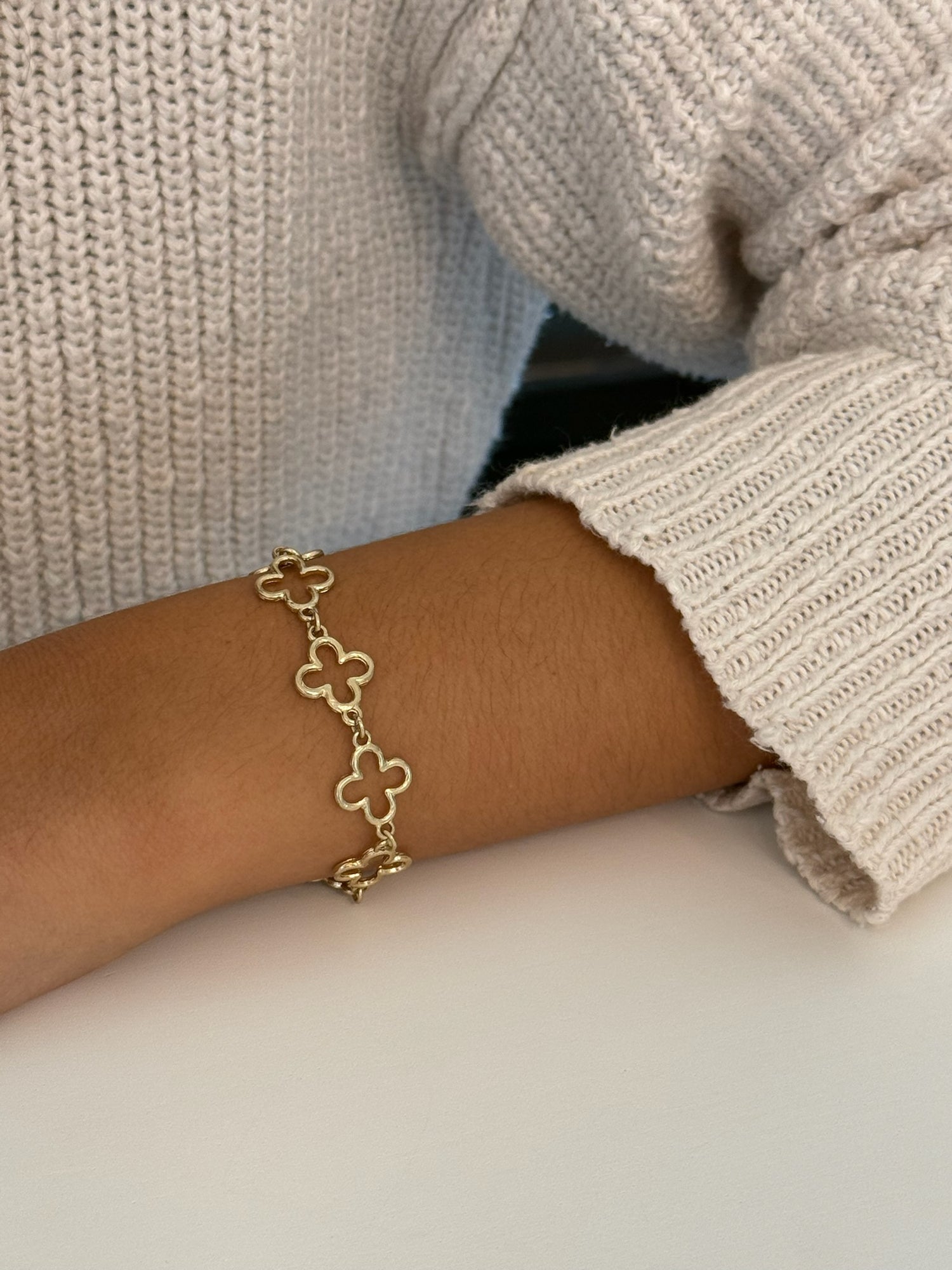 Kim clover chain bracelet
