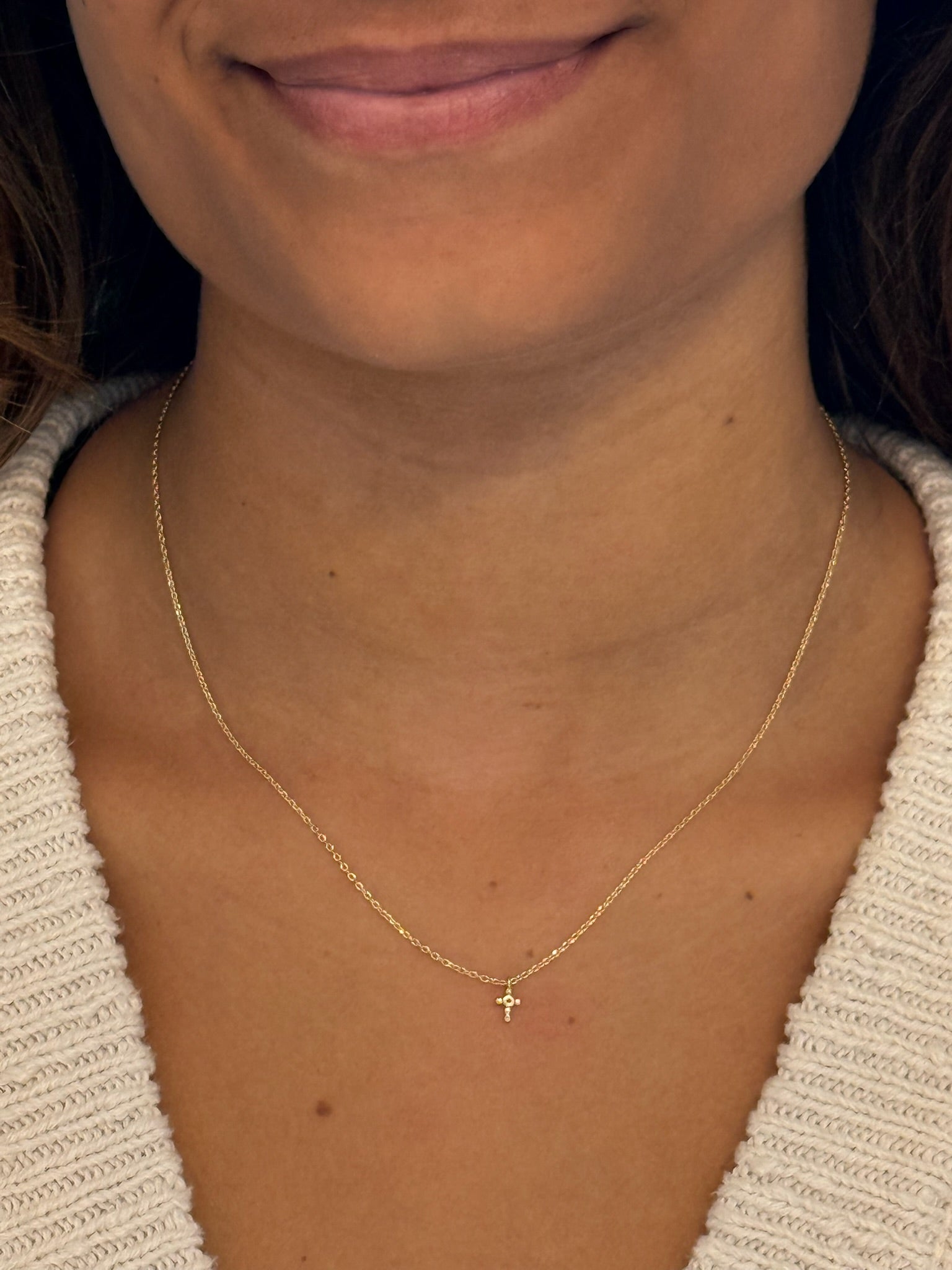 Delilah mini cross necklace- gold 