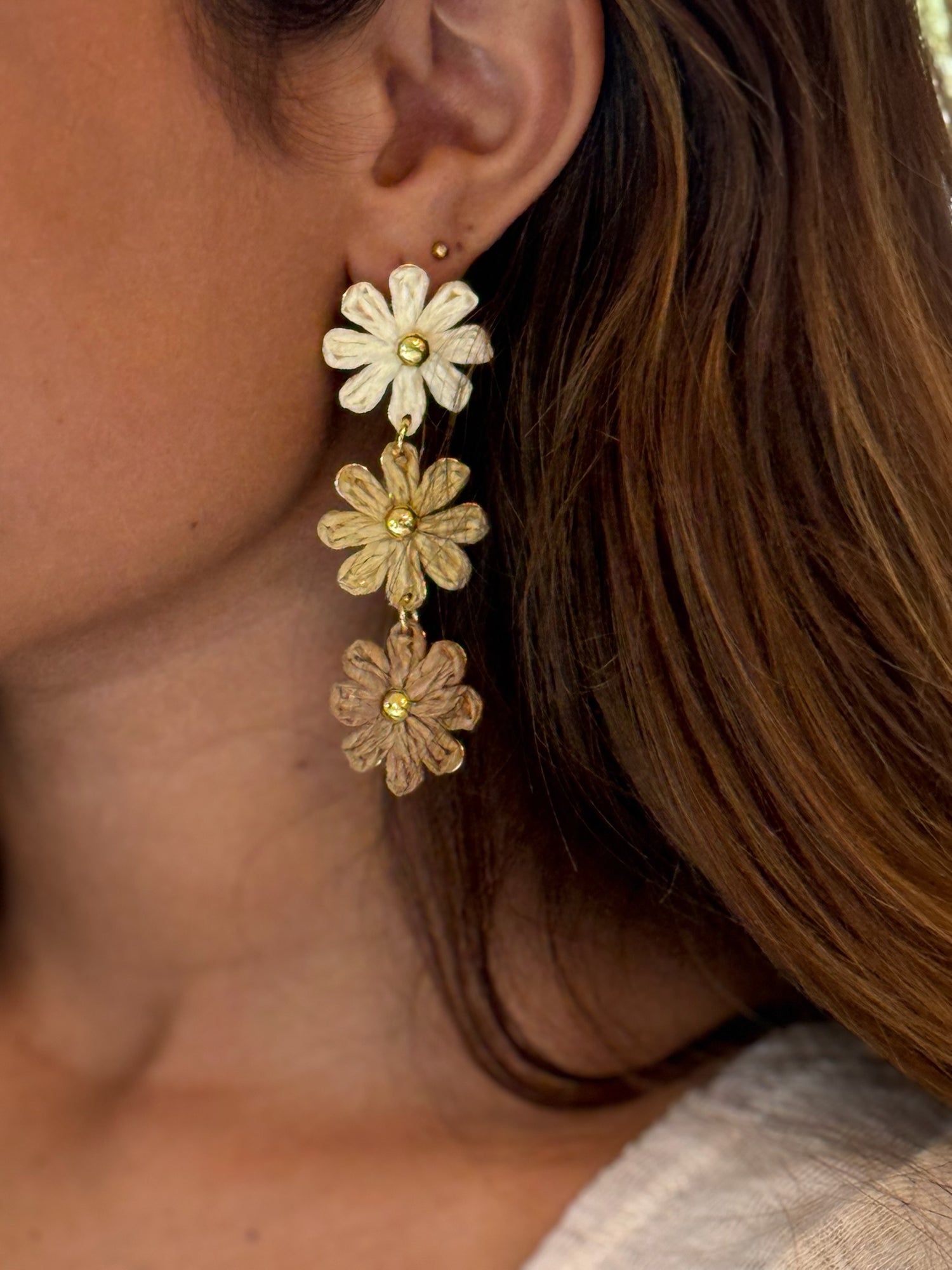 Bethel Flower Earrings in Beige