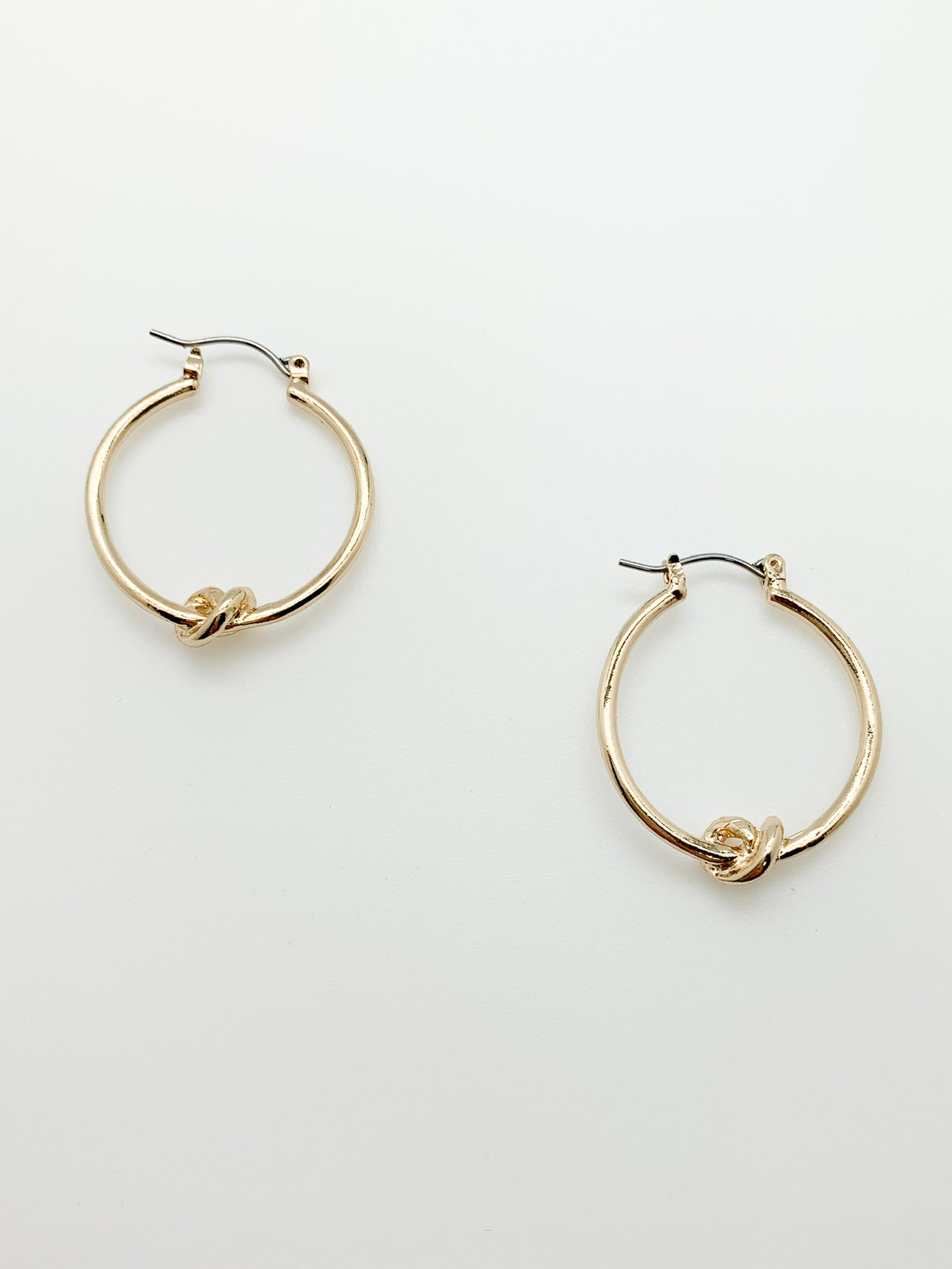 Kelly Love Knot Earrings - Gold