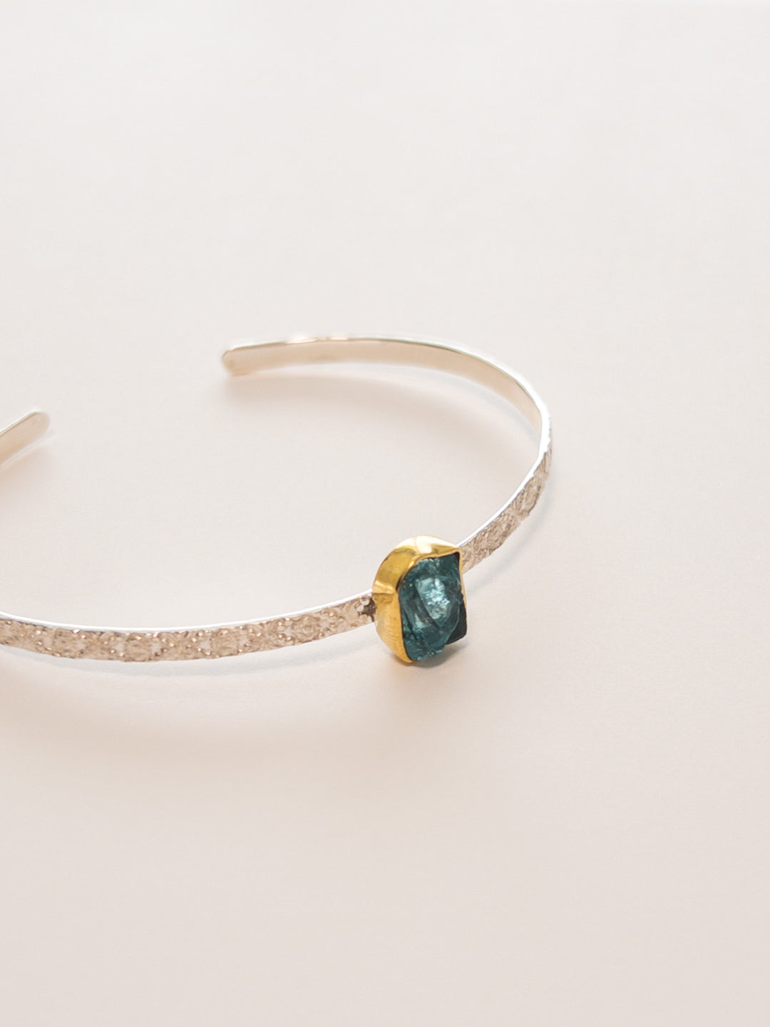 Tranquility nh Cuff - Rough Apatite