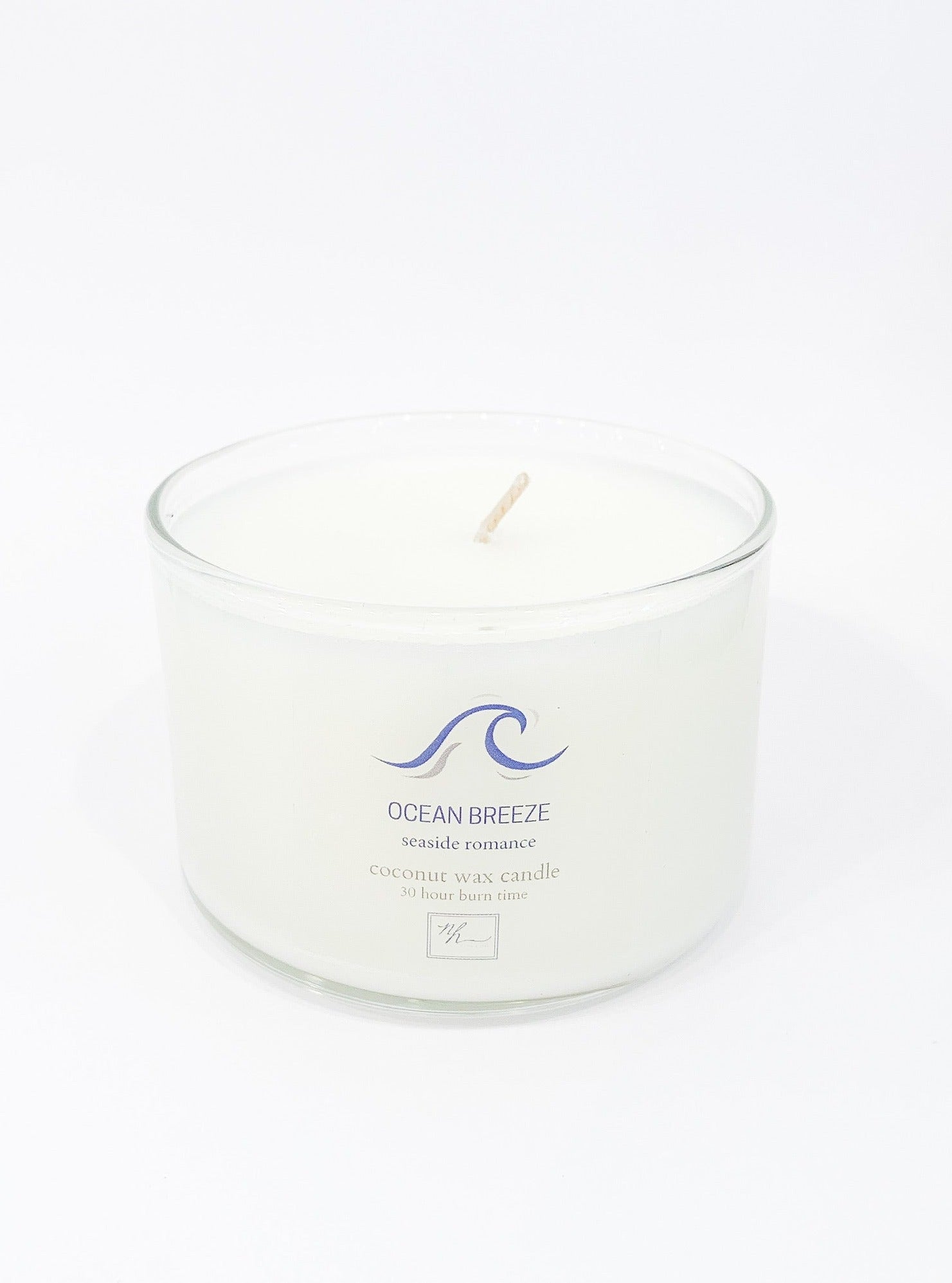 Clean Refreshing Scented Candle with Coconut and Ocean Notes. Mini Candle: 30 hour burn time, 90 g Classic Candle: 50 hour burn time, 255 g 3 Wick Candle: 50 hour burn time, 450g, and 3 times the fragrance drifting through the air as it burns.