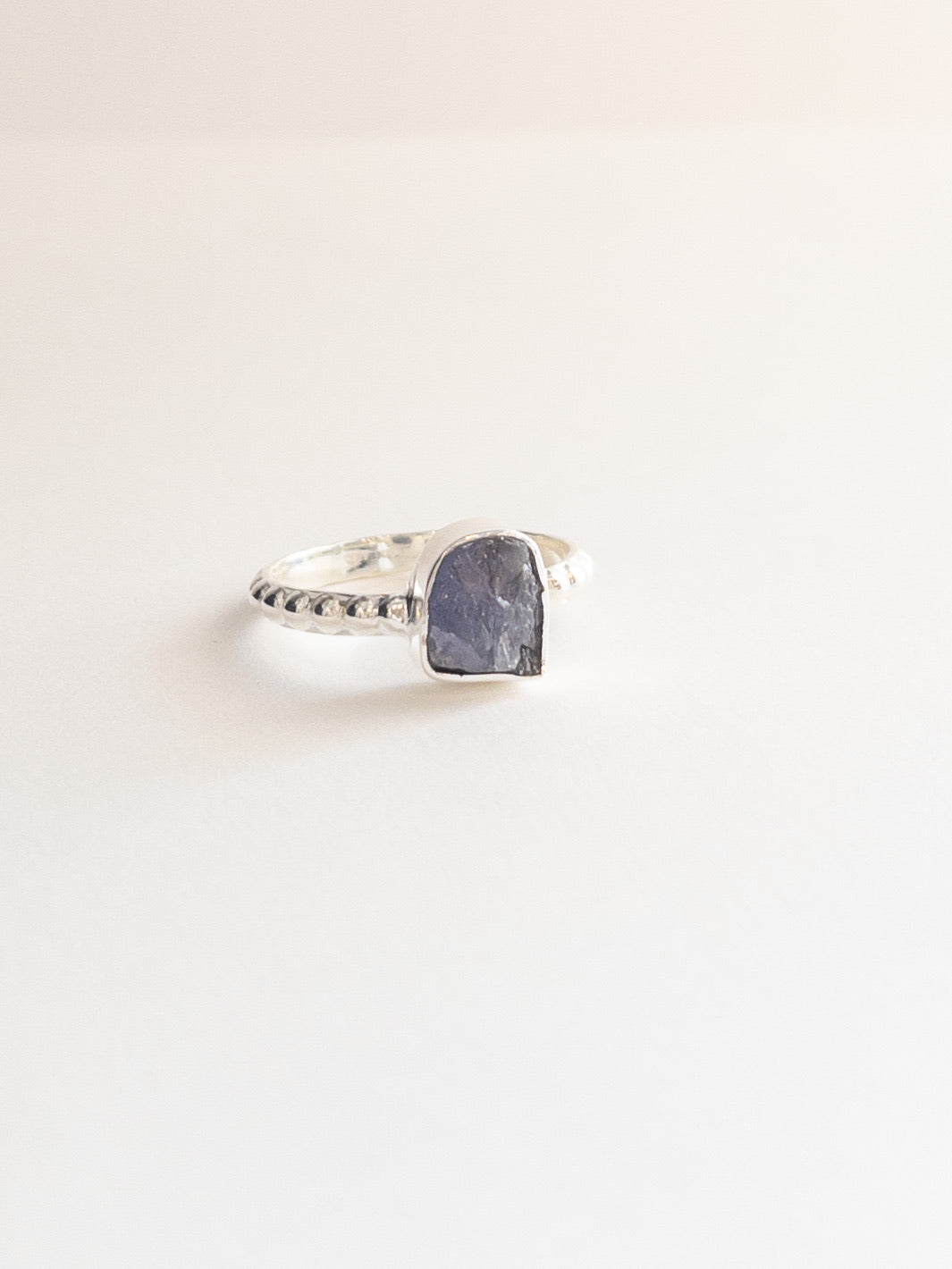 Tranquility Rough Tanzanite nh Ring -Silver